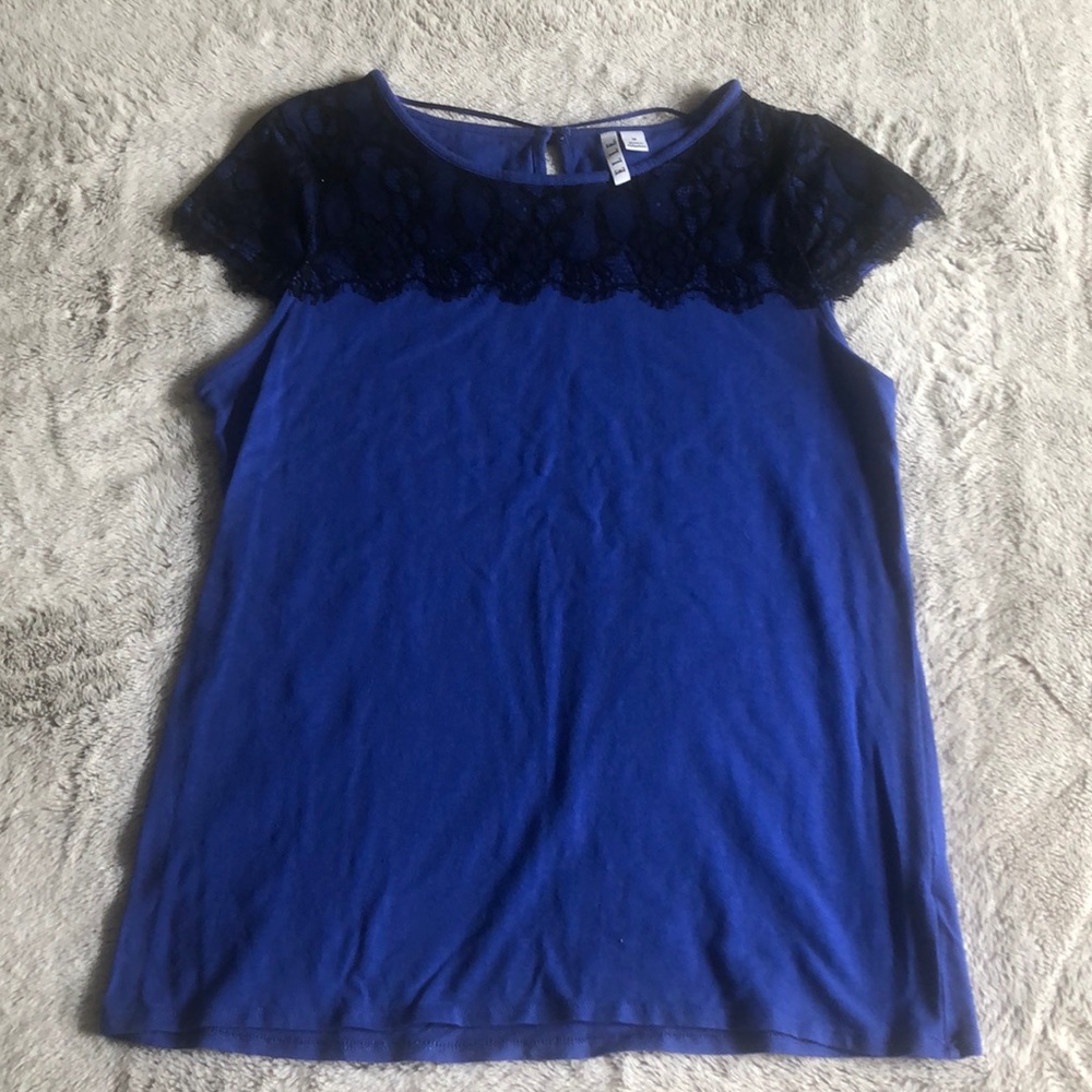 Cap sleeve lace detail blouse